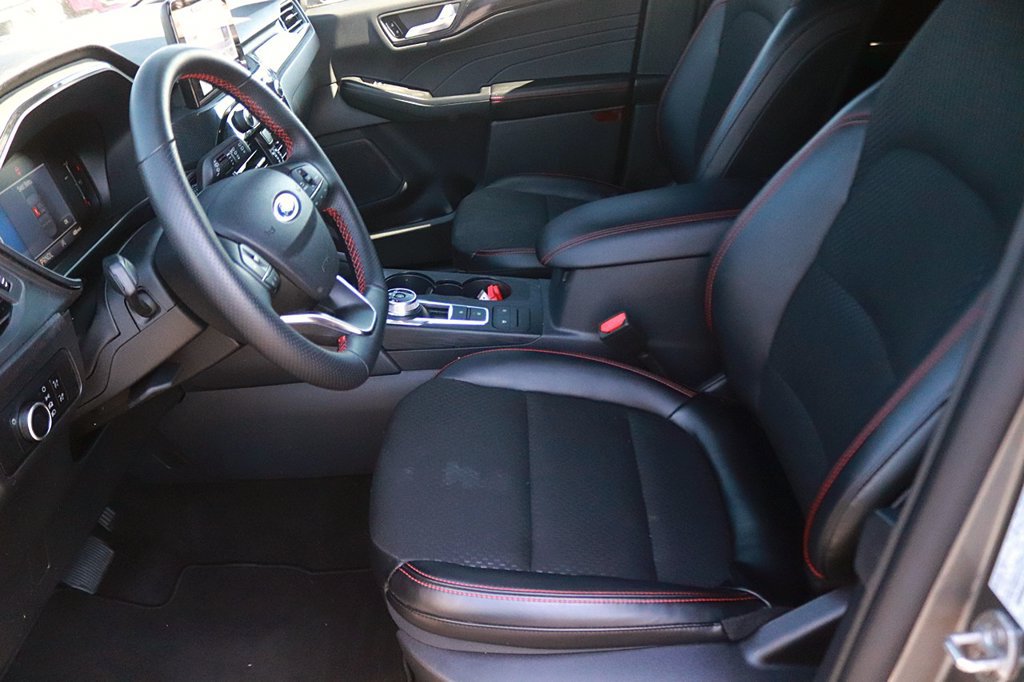 Used 2025 Ford Escape ST-Line AWD/4WD image 14
