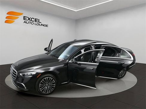 Used 2023 Mercedes-Benz S 580e 4MATIC Sedan image 55