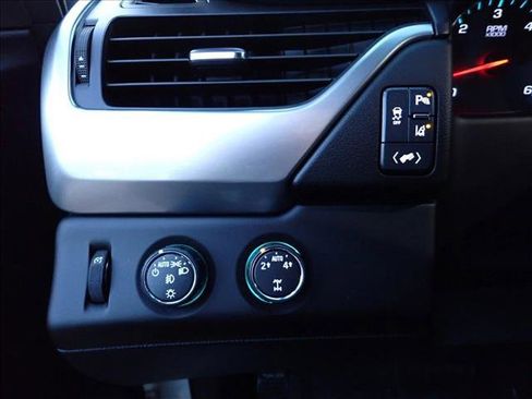 Used 2015 Chevrolet Suburban LT w/ Luxury Package image 20