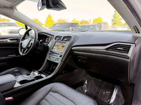 Used 2018 Ford Fusion SE w/ Equipment Group 602A FWD image 24