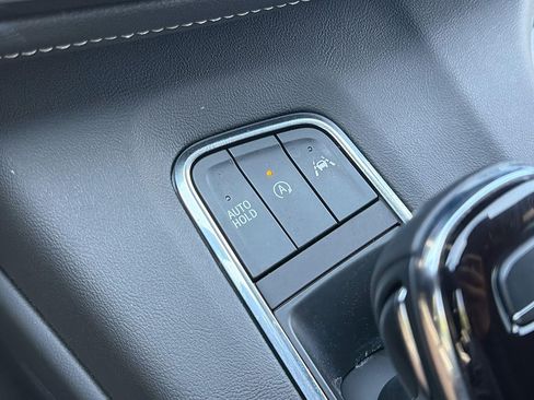 Certified 2023 Cadillac Escalade ESV Premium Luxury AWD/4WD image 19