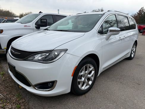 Used 2020 Chrysler Pacifica Limited FWD image 5