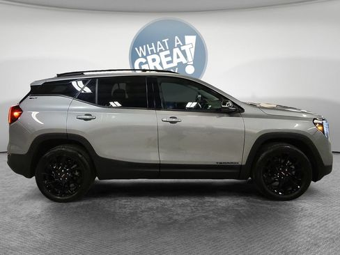 Certified 2024 GMC Terrain SLT w/ Infotainment Package II AWD/4WD image 2