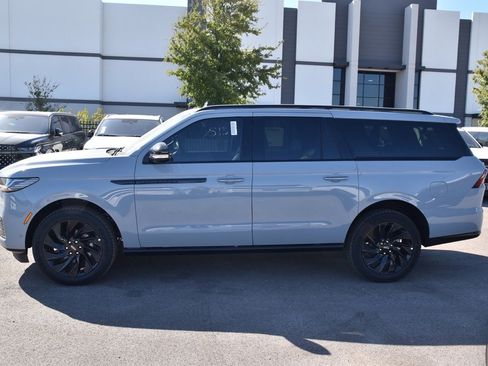 New 2025 Lincoln Navigator L Reserve w/ Jet Appearance Package image 11