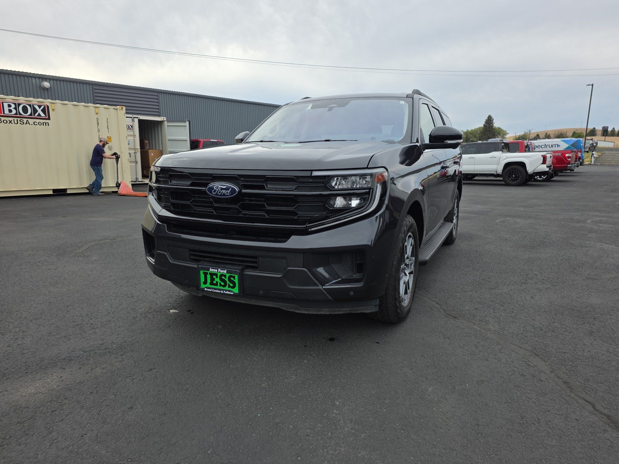 Used 2025 Ford Expedition Active AWD/4WD image 12