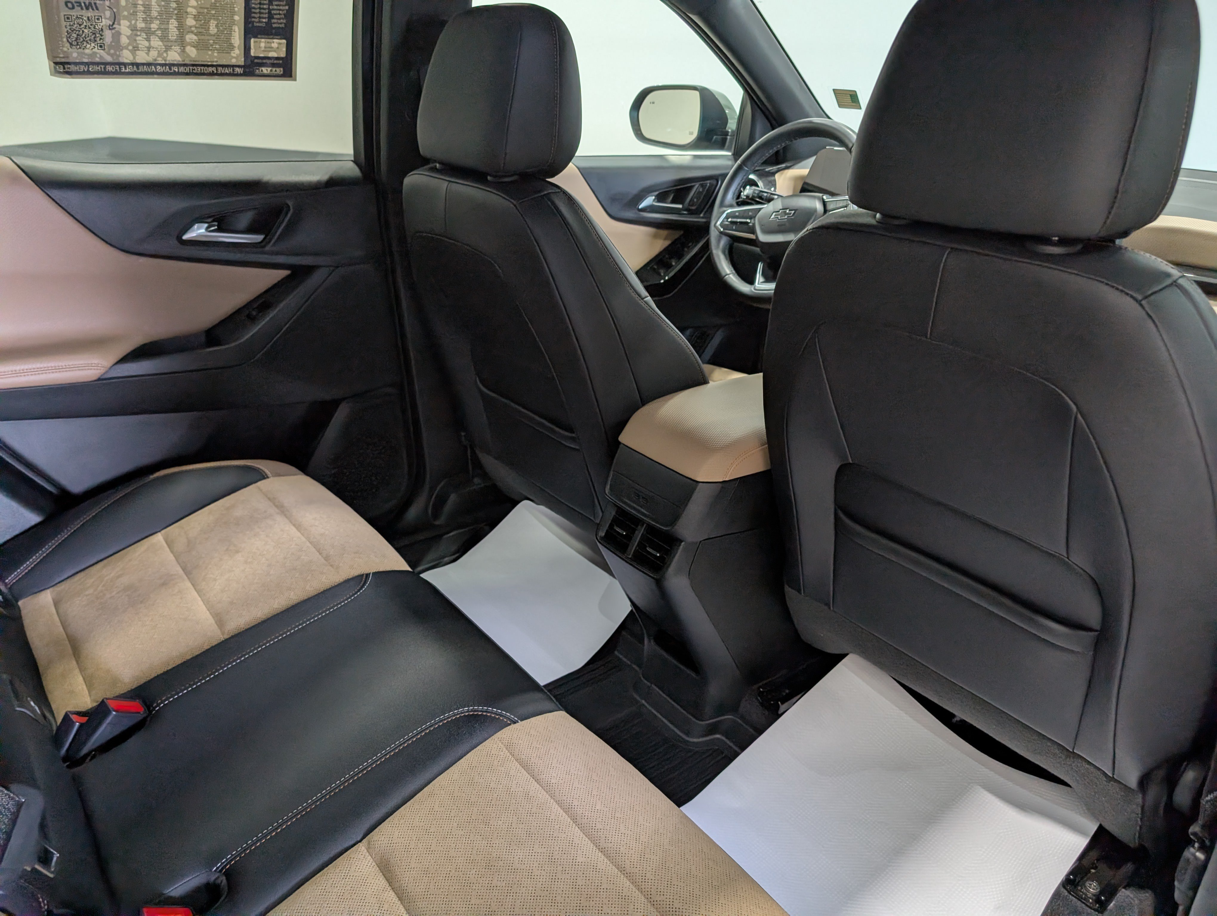Used 2025 Chevrolet Equinox ACTIV w/ Safety and Technology Package AWD/4WD image 16