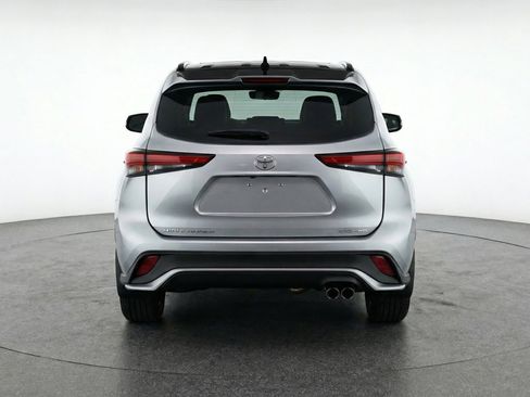 Used 2025 Toyota Highlander XSE AWD/4WD image 7