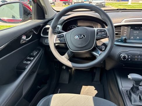 Used 2020 Kia Sorento LX AWD/4WD image 14