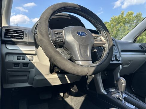 Used 2015 Subaru Forester 2.5i Limited AWD/4WD image 16
