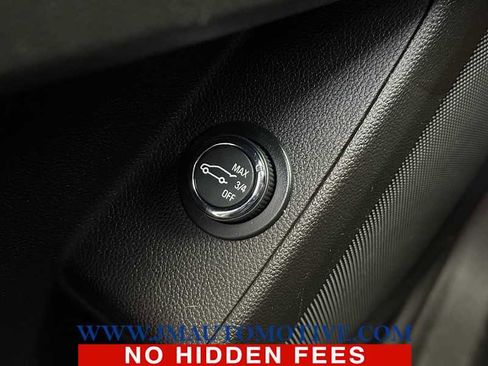 Used 2019 Chevrolet Traverse LT image 39