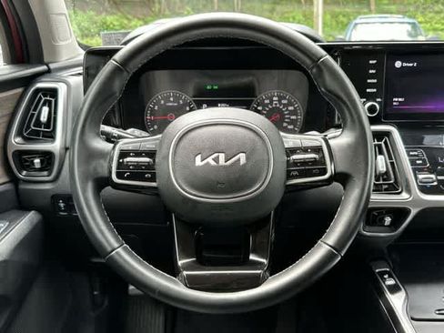 Used 2022 Kia Sorento S AWD/4WD image 7