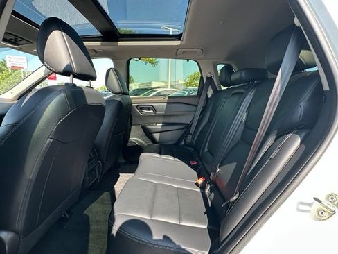 Certified 2023 Nissan Rogue SL w/ SL Premium Package AWD/4WD image 28