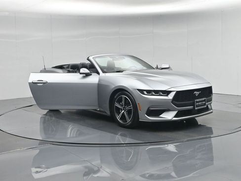 Used 2024 Ford Mustang Premium image 33