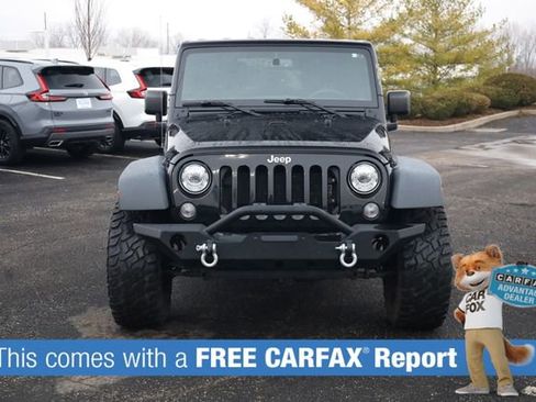 Used 2018 Jeep Wrangler Unlimited Rubicon w/ Connectivity Group image 2