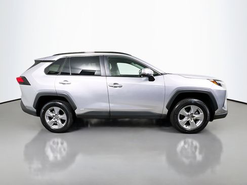 Used 2025 Toyota RAV4 XLE image 3