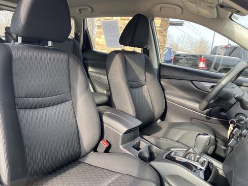 Used 2017 Nissan Rogue S image 24