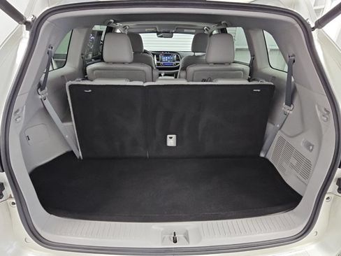 Used 2017 Toyota Highlander Limited FWD image 38