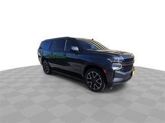 Used 2021 Chevrolet Suburban RST w/ Luxury Package video 2