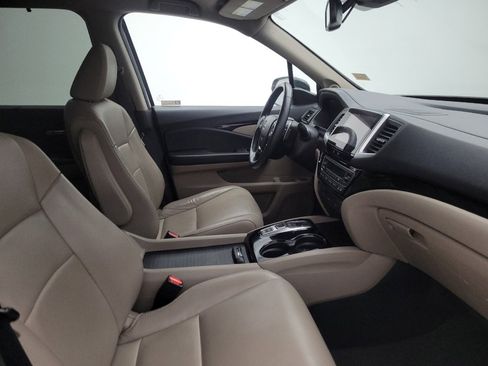 Used 2018 Honda Pilot Touring image 21