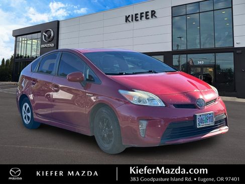 Used 2015 Toyota Prius Two FWD image 1