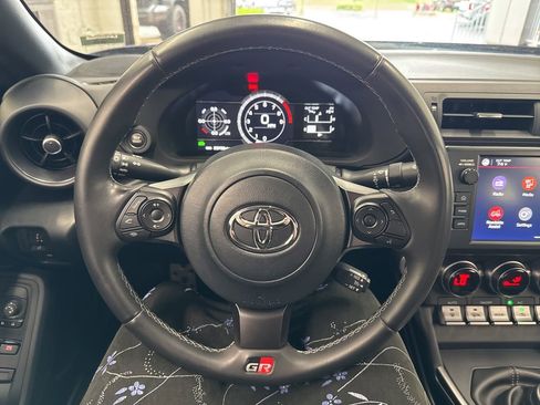 Used 2023 Toyota GR86 Premium RWD image 18