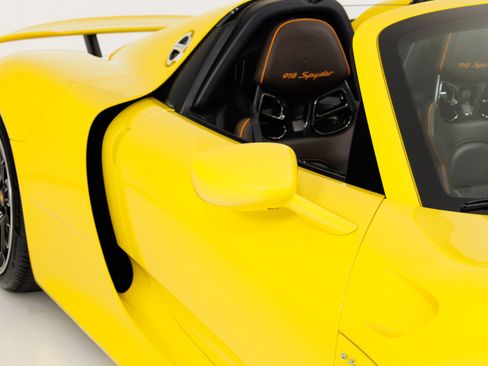 Used 2015 Porsche 918 Spyder AWD/4WD image 51