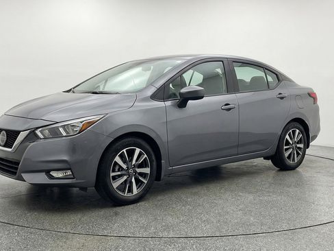 Used 2025 Nissan Versa SV FWD image 3