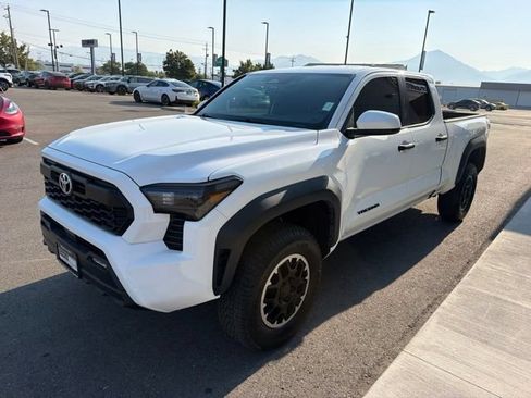 Used 2024 Toyota Tacoma TRD Off-Road AWD/4WD image 3