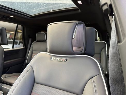 Used 2026 GMC Yukon AT4 Ultimate w/ LPO, Floor Liner Package AWD/4WD image 21