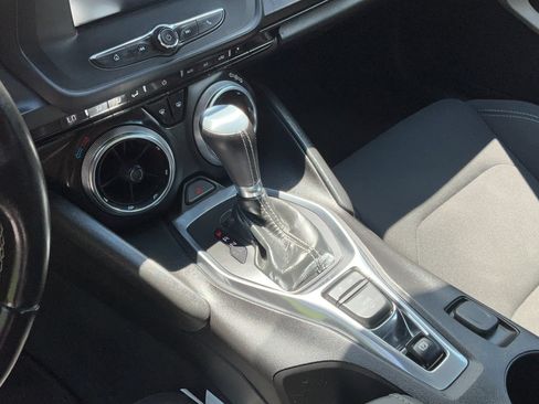 Used 2018 Chevrolet Camaro LT RWD image 15