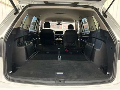 Used 2024 Volkswagen Atlas SE AWD/4WD image 17