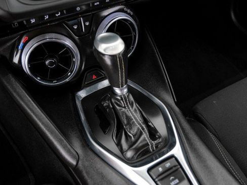 Used 2021 Chevrolet Camaro LT w/ Technology Package RWD image 20