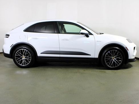 New 2026 Porsche Macan 4 Electric AWD/4WD image 10