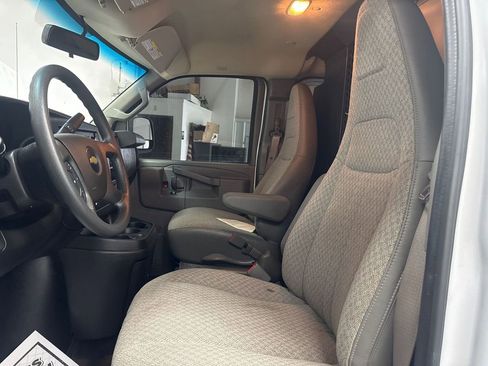 Used 2021 Chevrolet Express 2500 w/ Driver Convenience Package image 7