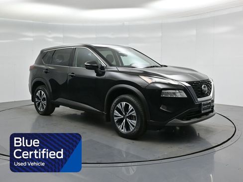 Used 2021 Nissan Rogue SV image 1