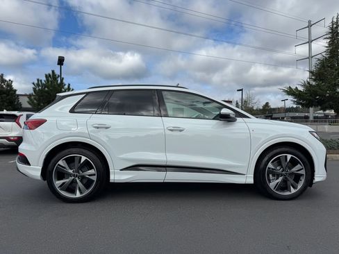 Used 2024 Audi Q4 e-tron Premium w/ Convenience Package image 12