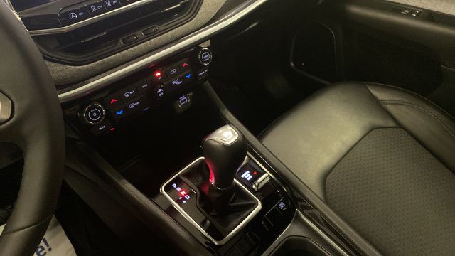 Used 2023 Jeep Compass Latitude w/ Sun and Sound Group AWD/4WD image 20