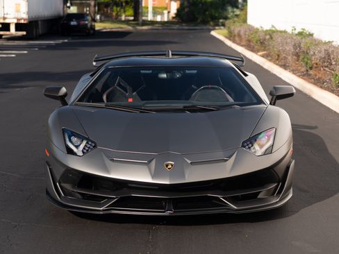 Used 2019 Lamborghini Aventador SVJ image 2