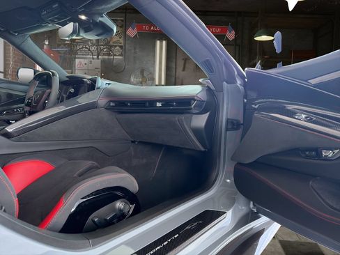 Used 2024 Chevrolet Corvette E-Ray AWD/4WD image 20