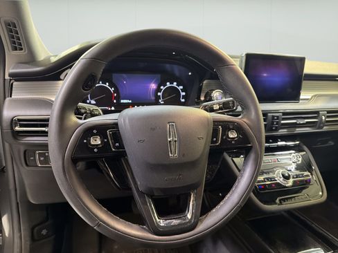 Used 2022 Lincoln Corsair FWD image 16