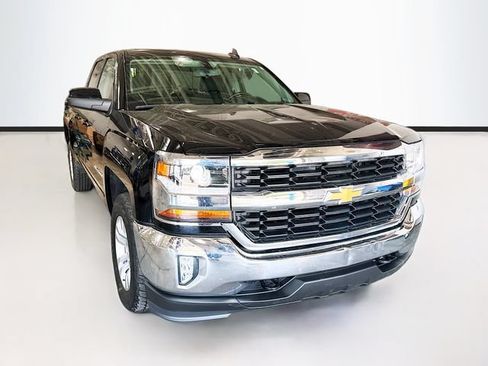 Used 2019 Chevrolet Silverado 1500 LT w/ All Star Edition AWD/4WD image 3