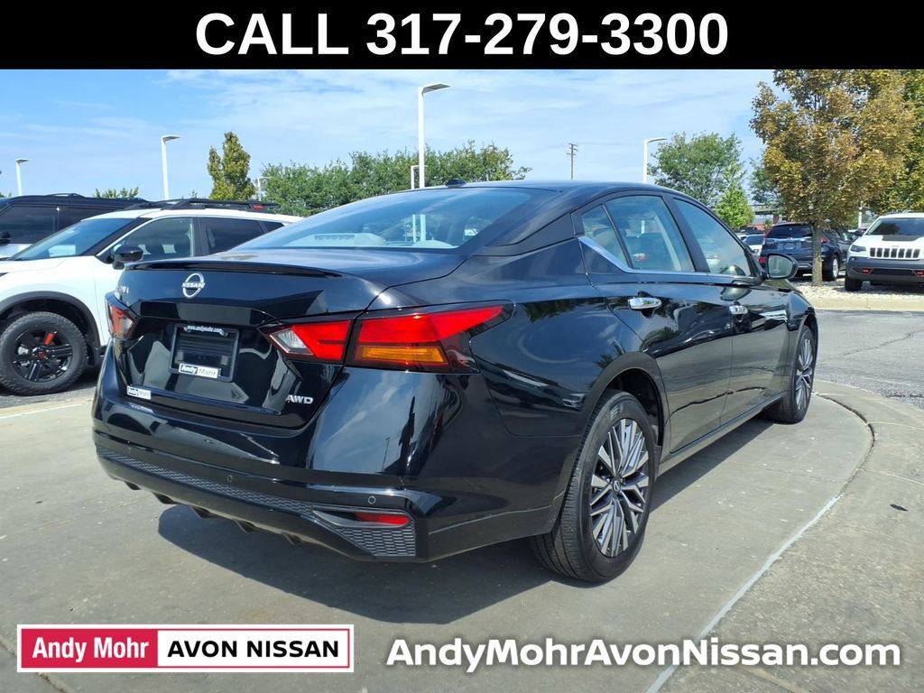 Used 2025 Nissan Altima 2.5 SV AWD/4WD image 7