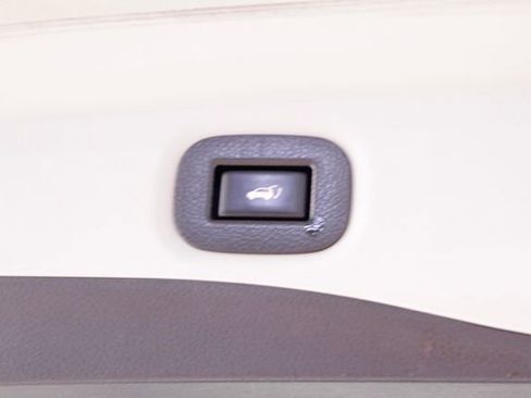 Used 2020 Nissan Rogue SV image 21