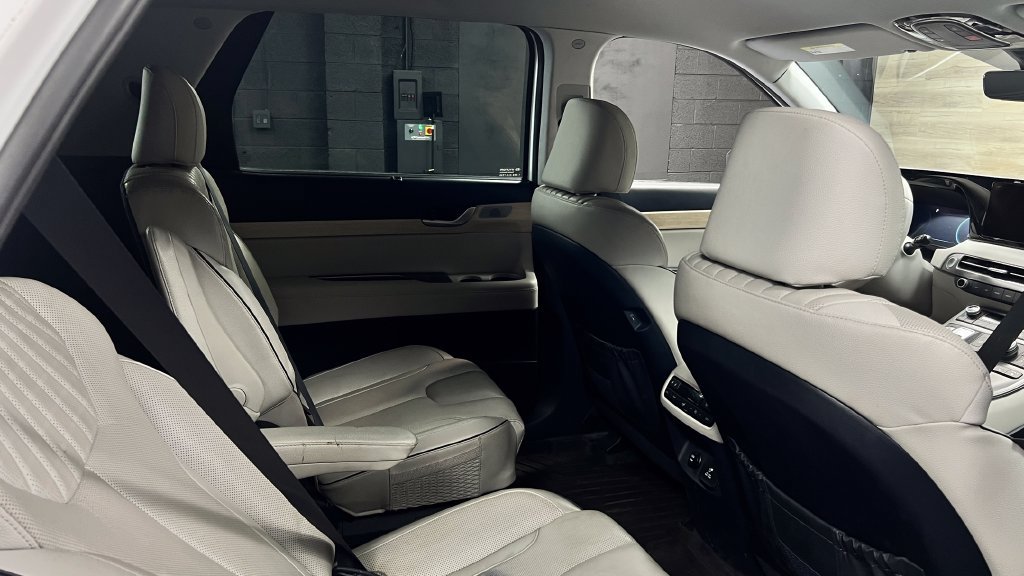 Used 2023 Hyundai Palisade Limited AWD/4WD image 18