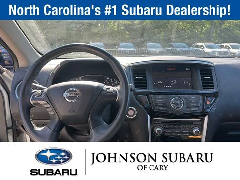 Used 2017 Nissan Pathfinder SV AWD/4WD image 8