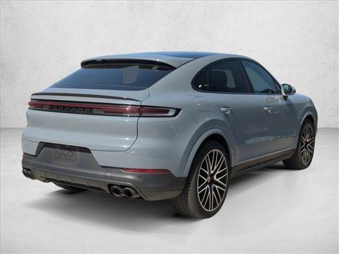 Used 2024 Porsche Cayenne Coupe AWD/4WD image 5