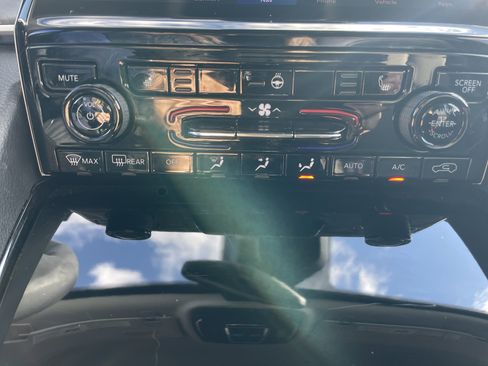 Certified 2023 Jeep Grand Cherokee Limited image 53