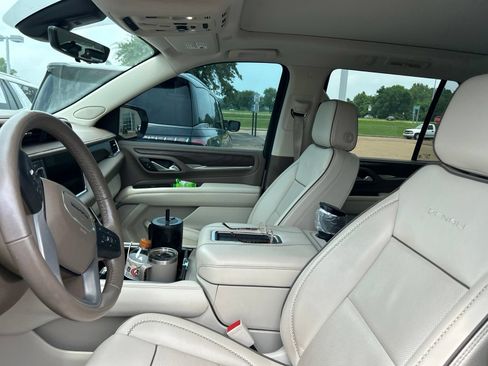 Used 2022 GMC Yukon Denali w/ Denali Premium Package RWD image 22