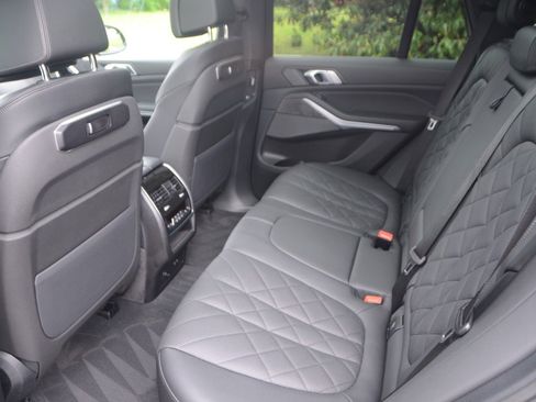 Used 2025 BMW X5 xDrive50e image 16