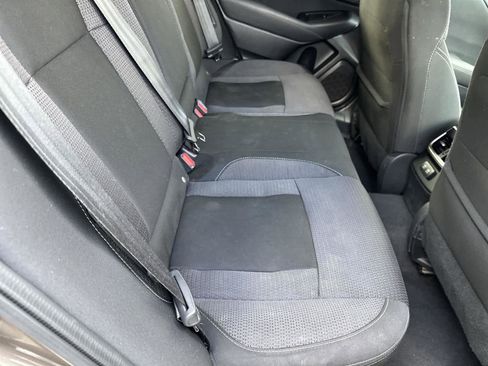 Used 2022 Subaru Outback Premium image 15